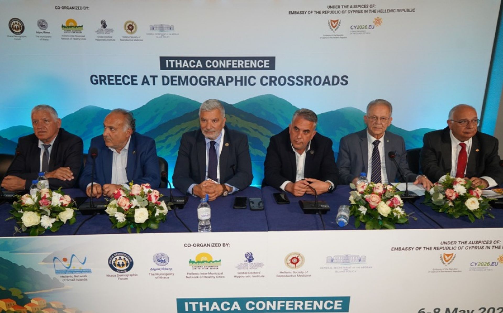&Iota;&theta;ά&kappa;&eta;: &Omicron; &tau;ό&pi;&omicron;&sigmaf; &tau;&omicron;&upsilon; &laquo;&nu;ό&sigma;&tau;&omicron;&upsilon;&raquo; &gamma;ί&nu;&epsilon;&tau;&alpha;&iota; &epsilon;&pi;ί&kappa;&epsilon;&nu;&tau;&rho;&omicron; &tau;&omicron;&upsilon; &delta;&eta;&mu;&omicron;&gamma;&rho;&alpha;&phi;&iota;&kappa;&omicron;ύ &delta;&iota;&alpha;&lambda;ό&gamma;&omicron;&upsilon;
